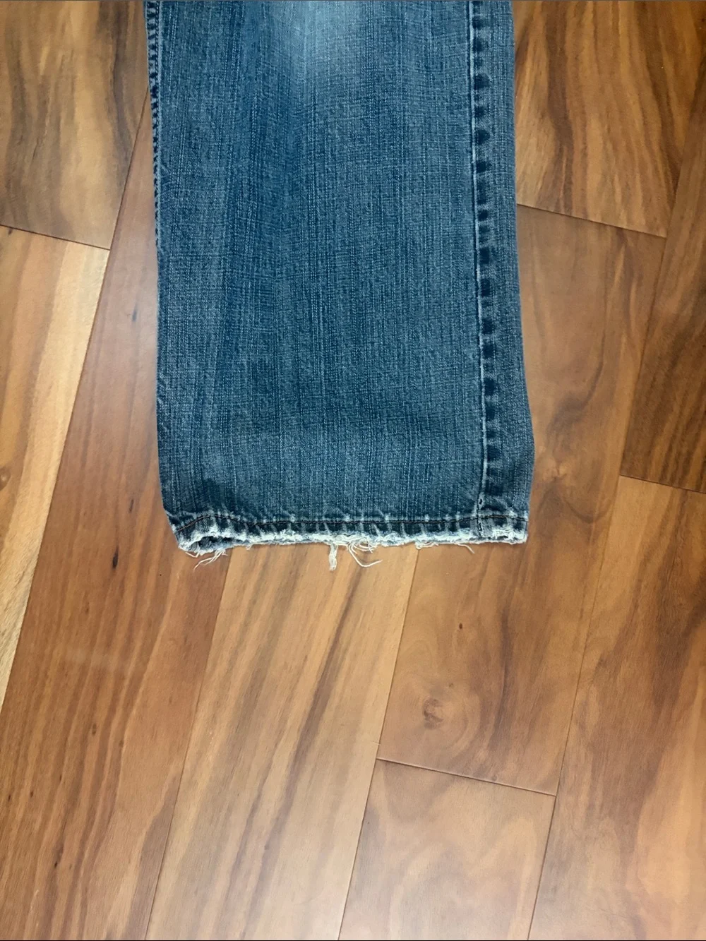 Men's Distressed Blue Loose Straight-Leg Jeans 569 36x36